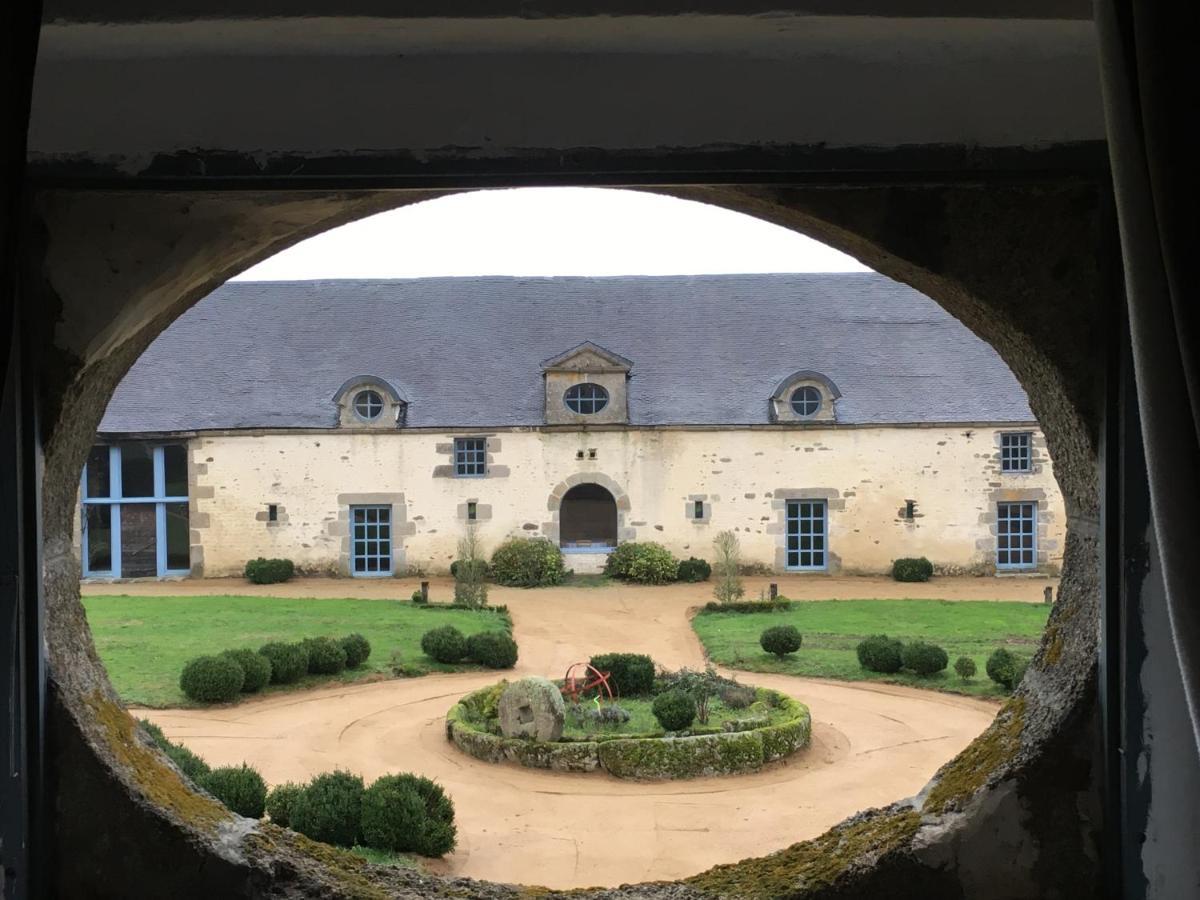 Chateau De La Chasse-Guerre Bed and Breakfast Hardanges Buitenkant foto