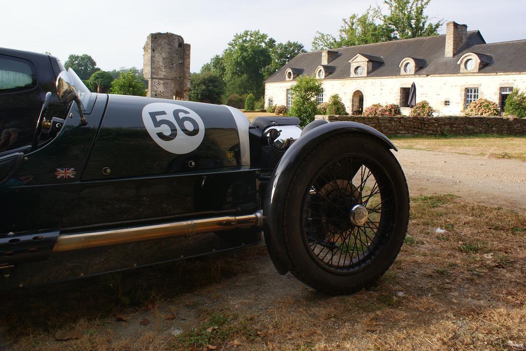 Chateau De La Chasse-Guerre Bed and Breakfast Hardanges Buitenkant foto